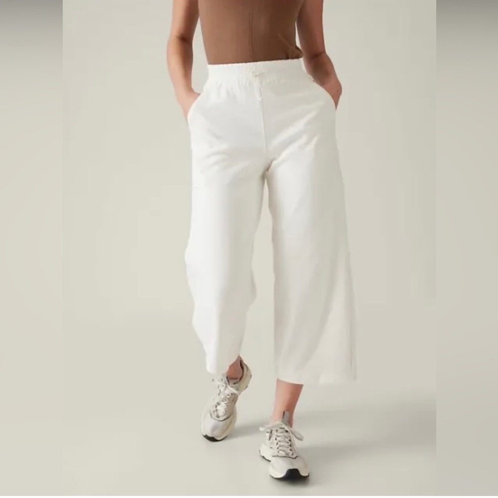 Athleta Triumph Hybrid Wide Crop